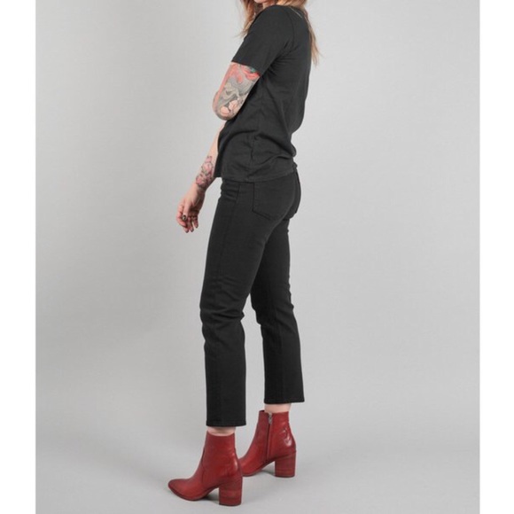 Frye Flynn Short Zip Fall/Winter Black Leather Heeled Chic Everyday Ankle Bootie - Picture 2 of 15